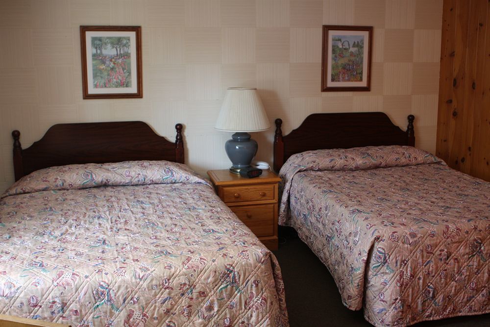 Inn Blue Lagoon Lake George